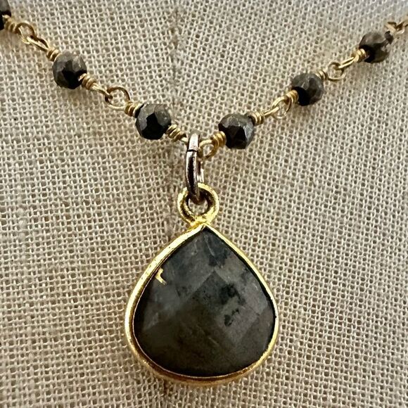 Labradorite double strand teardrop pendant necklace - Picture 3 of 10
